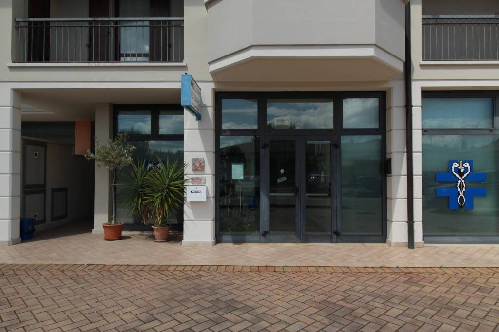 negozio in vendita a Marmirolo