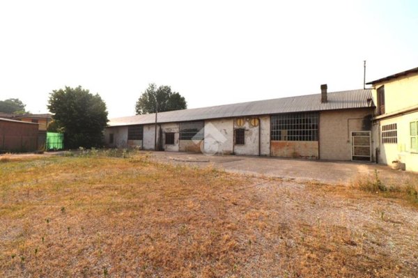 locale commerciale in vendita a Marmirolo