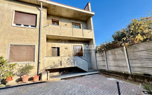 casa indipendente in vendita a Marmirolo in zona Pozzolo