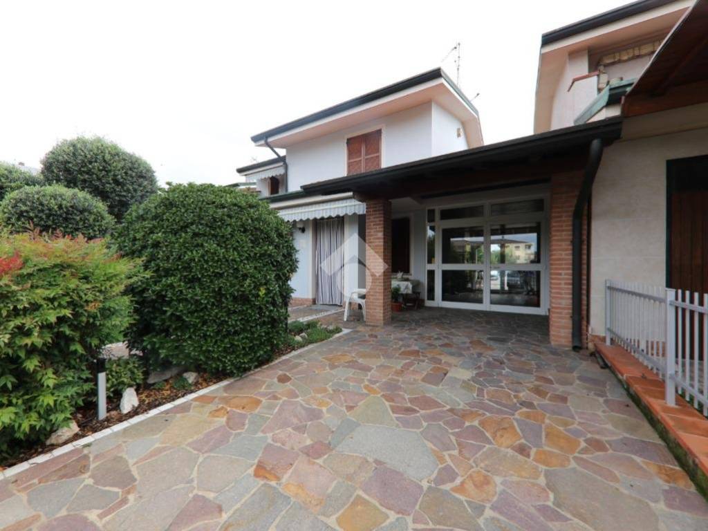 casa indipendente in vendita a Marmirolo