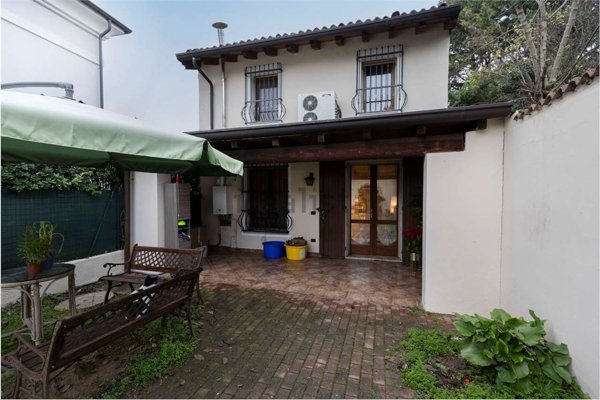 casa semindipendente in vendita a Marmirolo