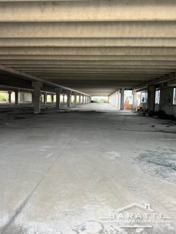 capannone in vendita a Marmirolo