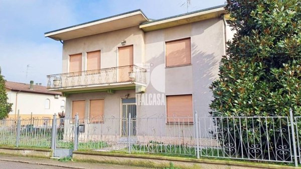 casa indipendente in vendita a Marmirolo