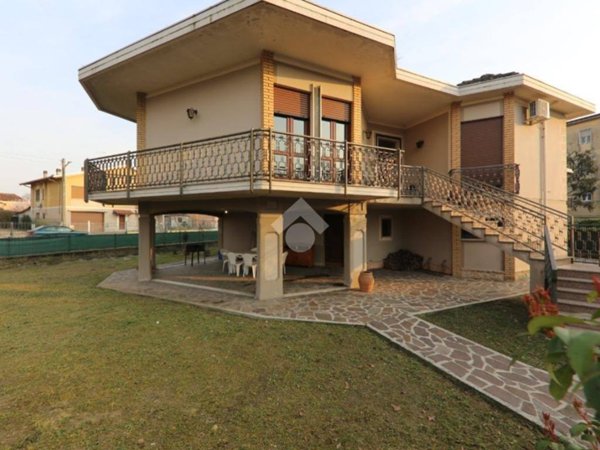 casa indipendente in vendita a Marmirolo