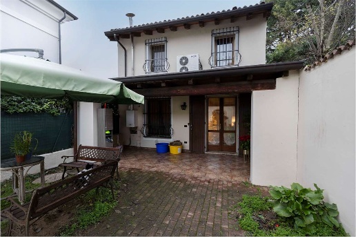 casa indipendente in vendita a Marmirolo