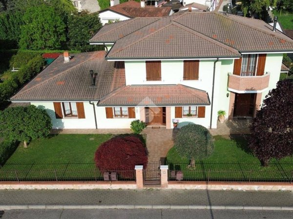 casa indipendente in vendita a Marmirolo