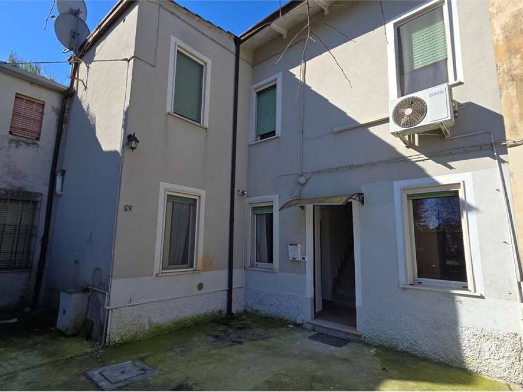 casa indipendente in vendita a Marmirolo