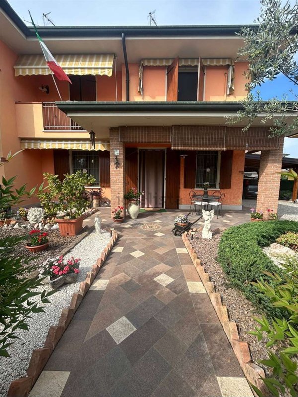 casa indipendente in vendita a Marmirolo