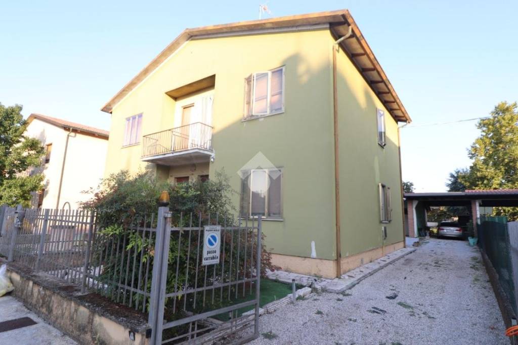 casa indipendente in vendita a Marmirolo in zona Scaraglio