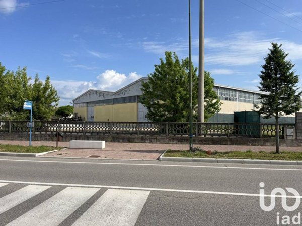 locale commerciale in vendita a Medole