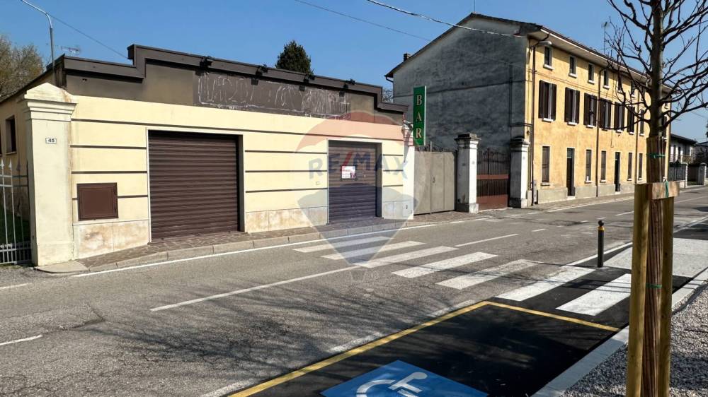 locale commerciale in vendita a Medole