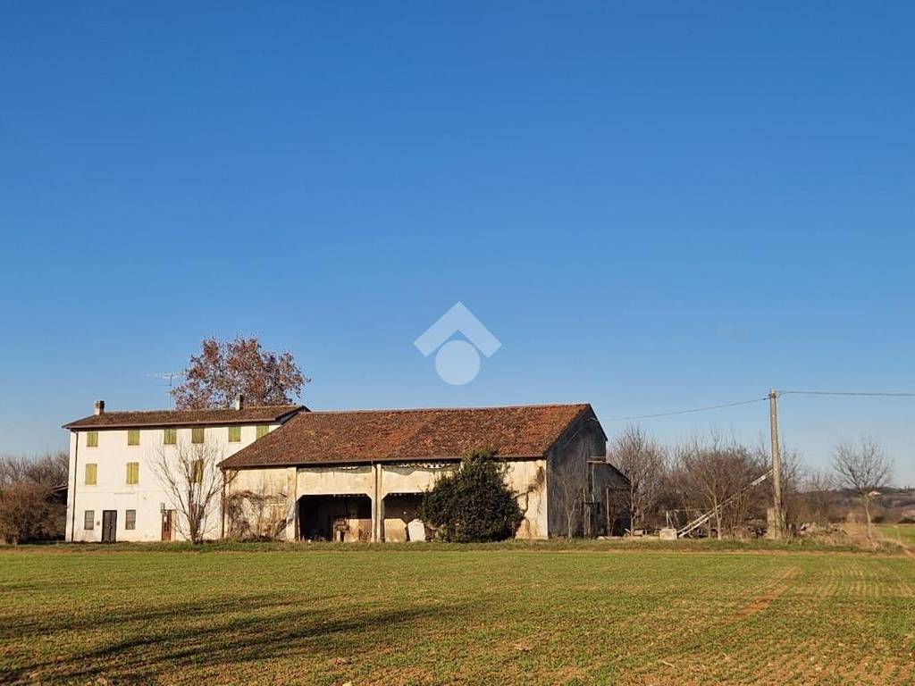 casa indipendente in vendita a Medole