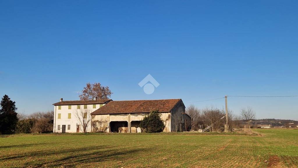 casa indipendente in vendita a Medole