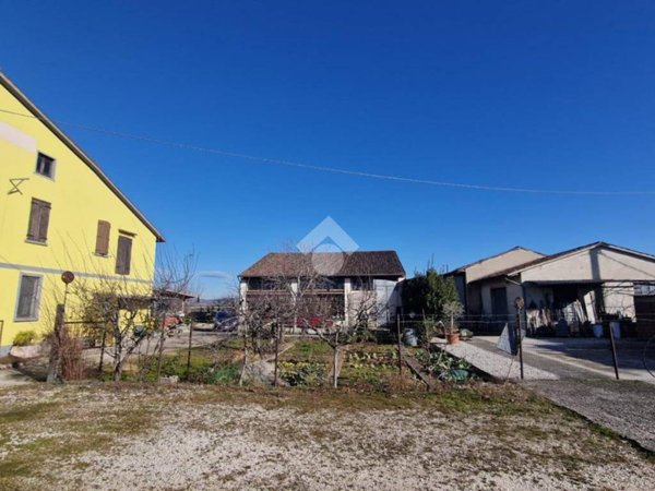 casa indipendente in vendita a Medole