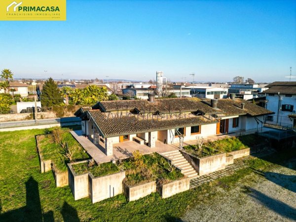 casa indipendente in vendita a Medole