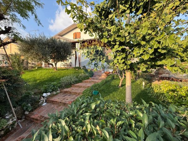 casa indipendente in vendita a Medole
