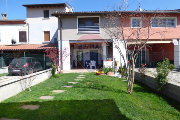 casa indipendente in vendita a Medole in zona Ca' Morino