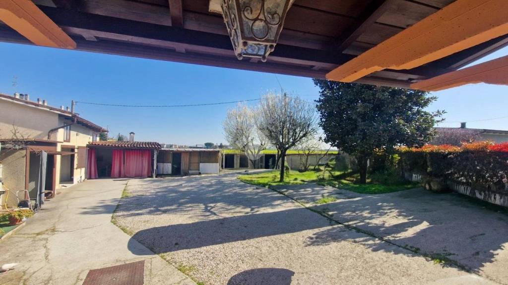 casa indipendente in vendita a Medole