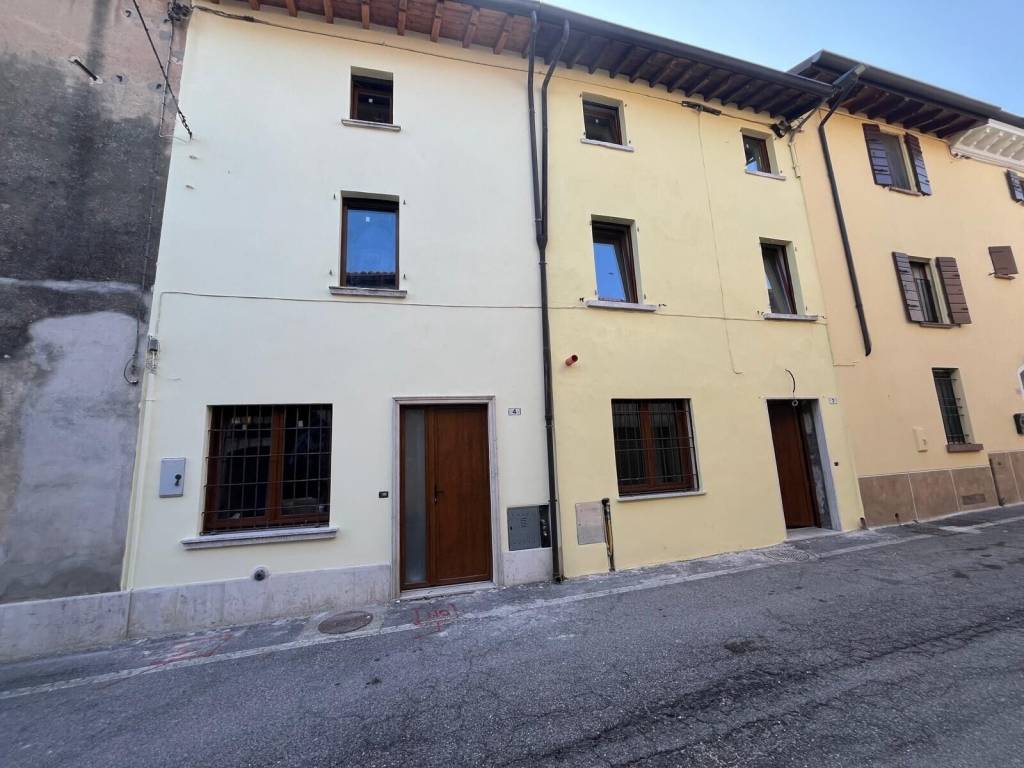 casa indipendente in vendita a Medole