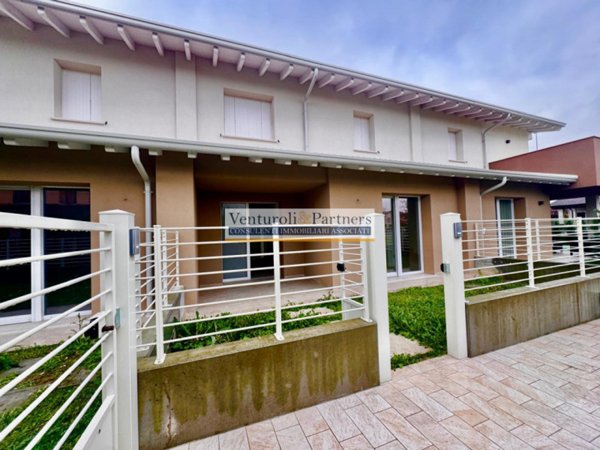 casa indipendente in vendita a Medole