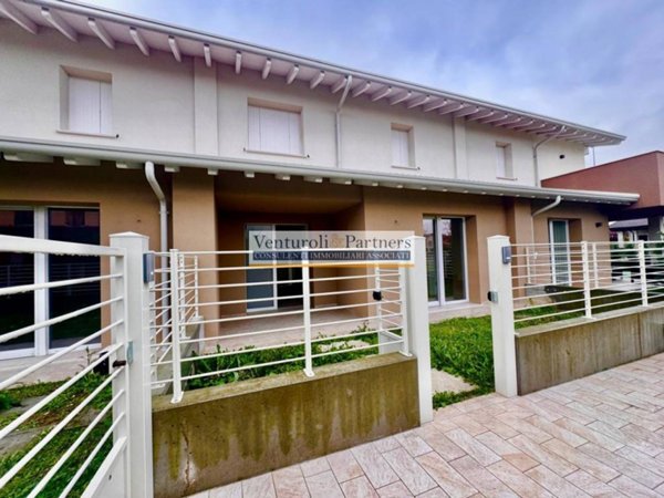 casa indipendente in vendita a Medole