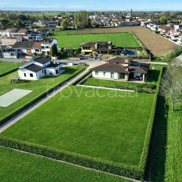 casa indipendente in vendita a Medole
