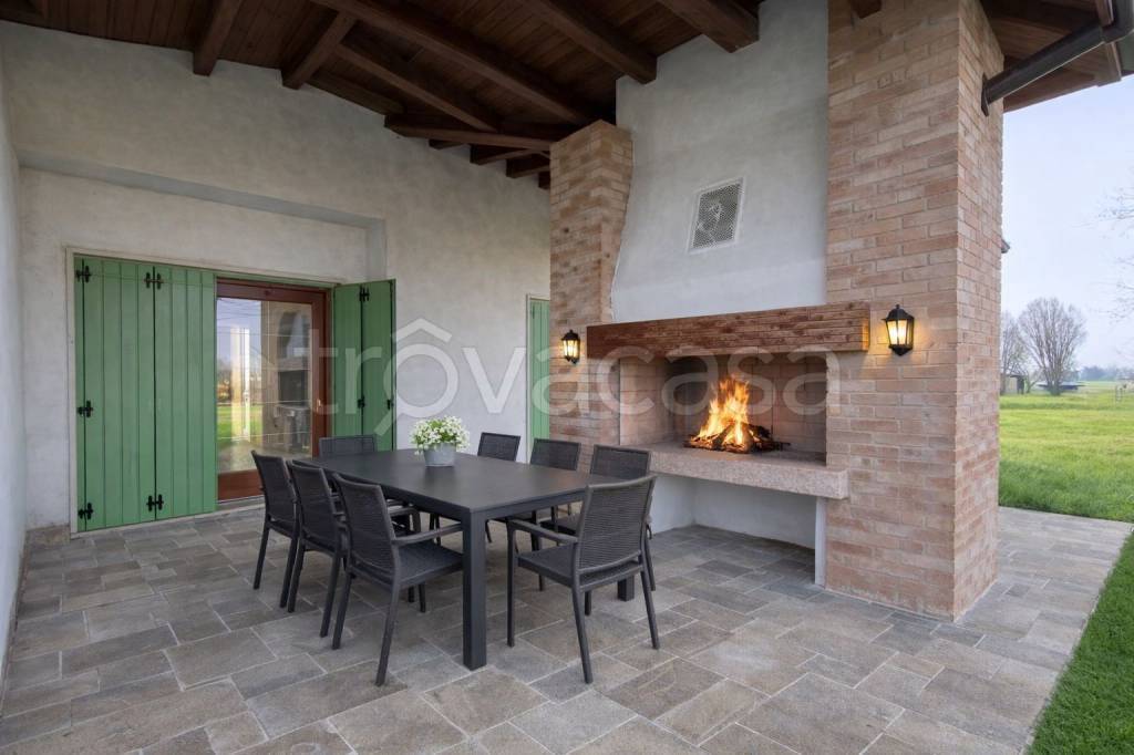 casa indipendente in vendita a Medole