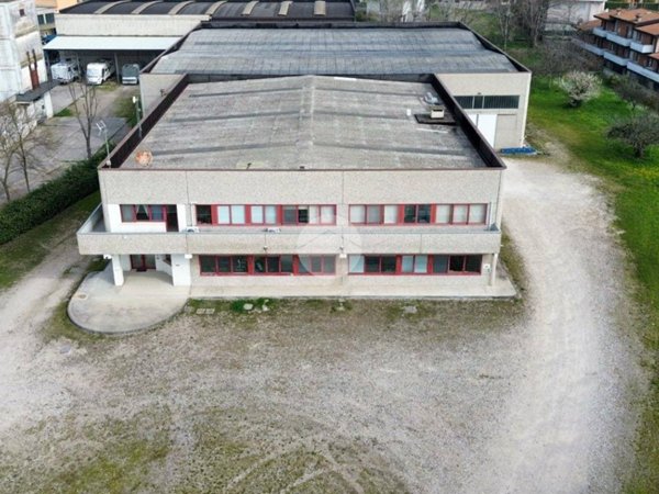 locale commerciale in vendita a Medole