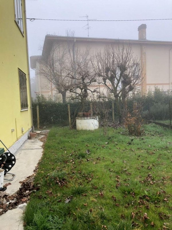 casa indipendente in vendita a Moglia