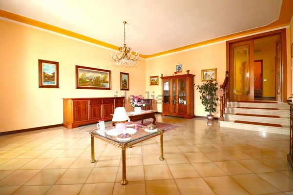 casa indipendente in vendita a Moglia