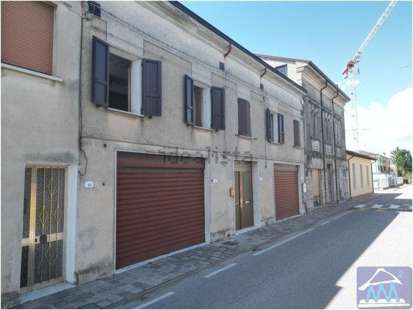 casa indipendente in vendita a Moglia in zona Bondanello