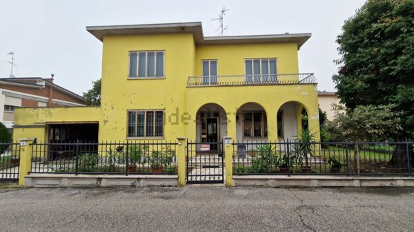 casa indipendente in vendita a Moglia