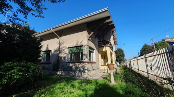 casa indipendente in vendita a Moglia