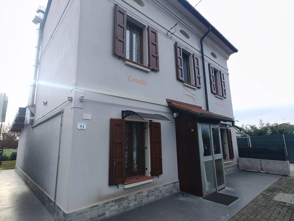 casa indipendente in vendita a Moglia