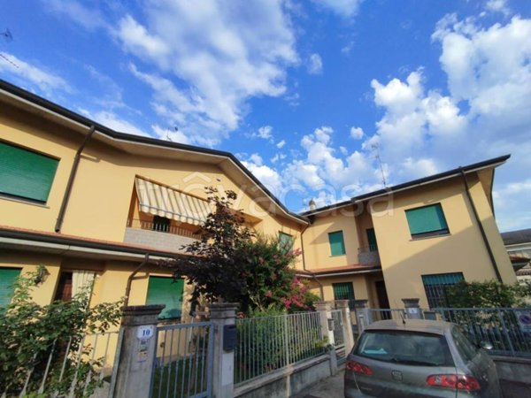 casa indipendente in vendita a Moglia