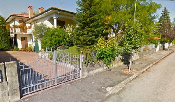 casa indipendente in vendita a Moglia