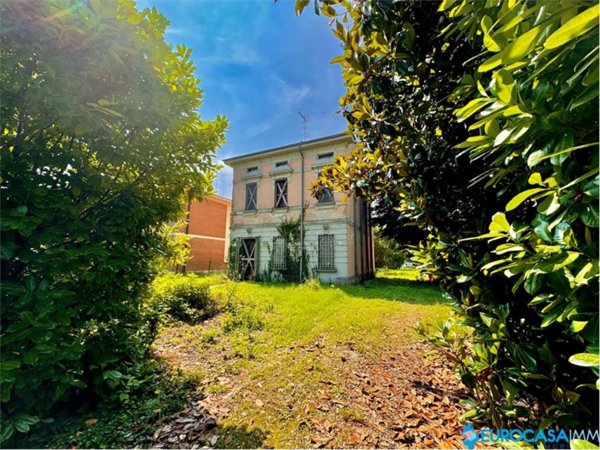casa indipendente in vendita a Moglia