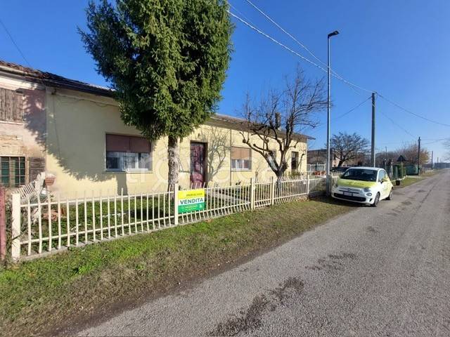 casa indipendente in vendita a Moglia