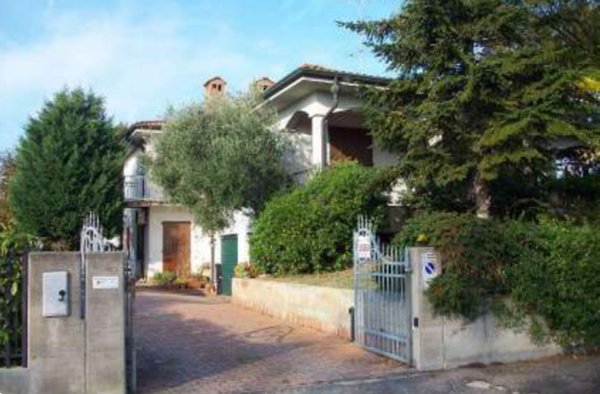 casa indipendente in vendita a Moglia