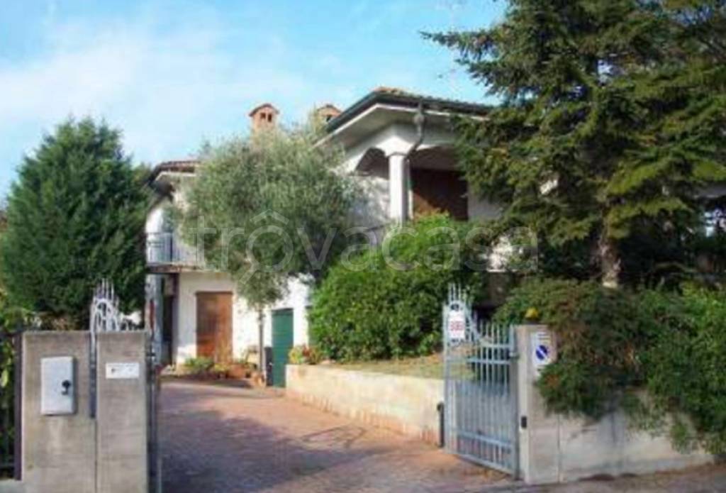 casa indipendente in vendita a Moglia