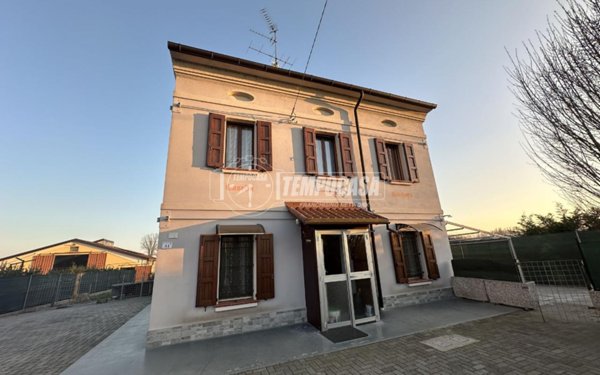 casa indipendente in vendita a Moglia