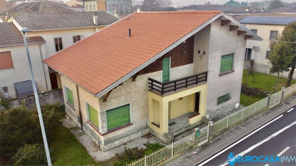casa indipendente in vendita a Moglia