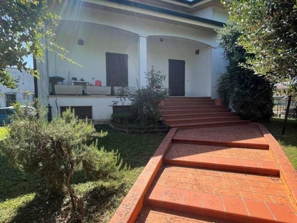 casa indipendente in vendita a Moglia