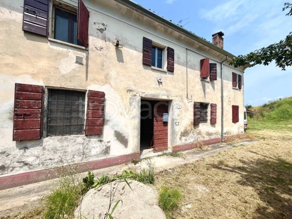 casa indipendente in vendita a Moglia in zona Bondanello