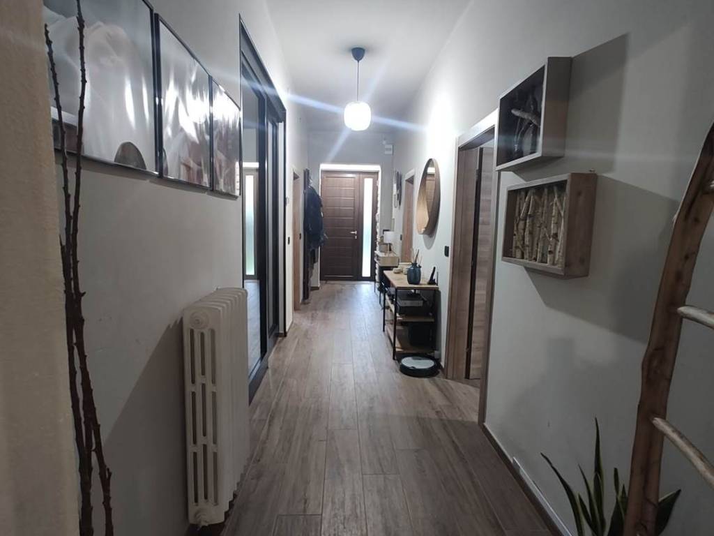 casa indipendente in vendita a Moglia in zona Bondanello