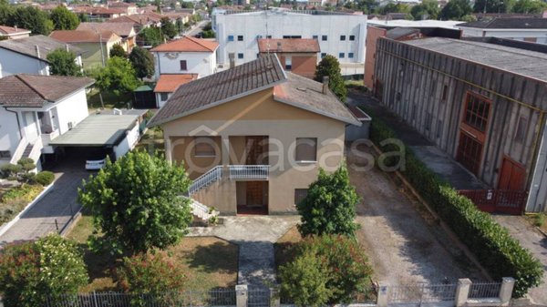 casa indipendente in vendita a Moglia