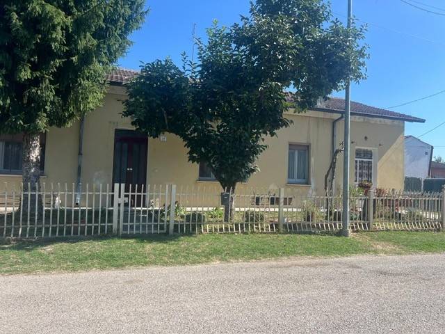casa indipendente in vendita a Moglia