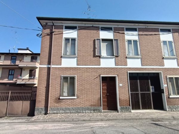 casa indipendente in vendita a Moglia