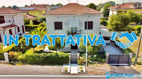 casa indipendente in vendita a Moglia in zona Bondanello