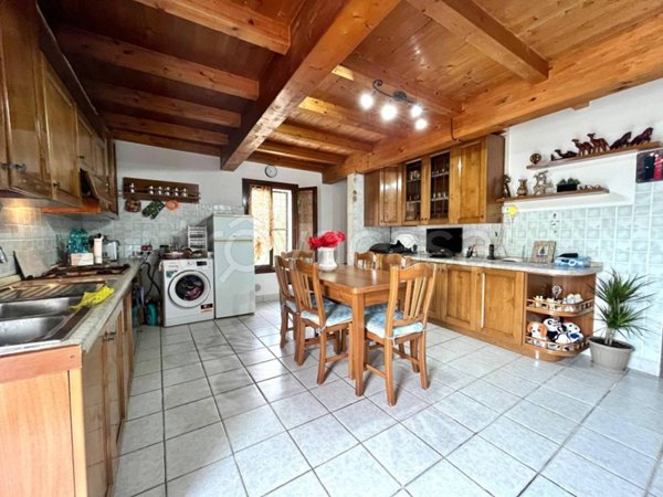 casa indipendente in vendita a Moglia in zona Bondanello